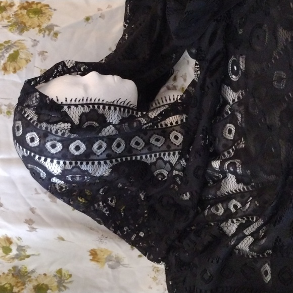 Vintage Accessories - Black Lace Scarf with Fringe